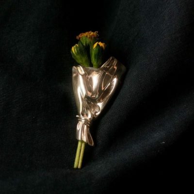 Nosljiva cvetlična broška - igla vaze, 4x2.8 cm, srebrna ali zlata | VASIFINA